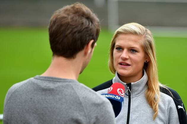 SOCCER - UEFA EURO EM Europameisterschaft Fussball 2017 WAGENINGEN,NETHERLANDS,28.JUL.17 - WOMEN SOCCER - UEFA Women s European Championship EM Europameisterschaft 2017, quarterfinal, preview, mixed zone team AUT. Image shows CarinaÊWenninger (AUT). Keywords: interview. GEPAxpictures xFlorianxErtl