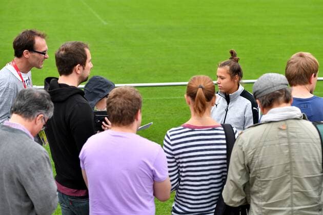 SOCCER - UEFA EURO EM Europameisterschaft Fussball 2017 WAGENINGEN,NETHERLANDS,28.JUL.17 - WOMEN SOCCER - UEFA Women s European Championship EM Europameisterschaft 2017, quarterfinal, preview, mixed zone team AUT. Image shows NicoleÊBilla (AUT) and jouralists. Keywords: interview. GEPAxpictures xFlorianxErtl