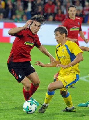 SC Freiburg vs NK Dom?ale Domzale Freiburg, Schwarzwald Stadion, 27.7.2017 Fußball, UEFA; Europa-League-Qualifikation; Saison 2017-2018 Ça?lar Caglar Söyüncü Soeyuencue, SC Freiburg; Petar Franjic, Domzale Foto- und alle