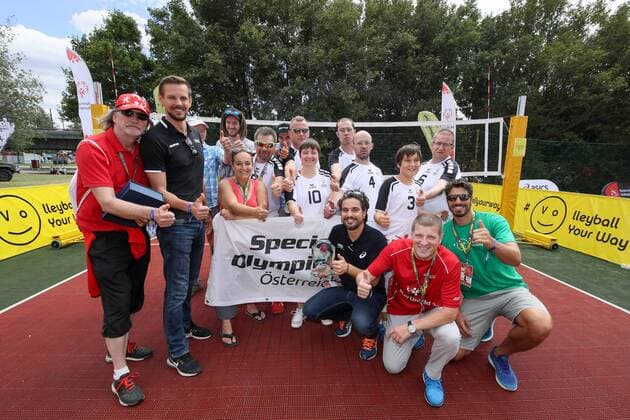 Beach volleyball Beachvolleyball - FIVB World Championships 2017 VIENNA,AUSTRIA,28.JUL.17 - BEACH VOLLEYBALL - FIVB World Championships. Image shows the Special Olympics. GEPAxpictures xMaticxKlansek