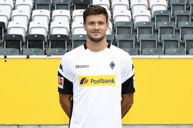 Fußball, GER, 1.BL, Porträttermin 2017 2018, VfL Borussia Mönchengladbach, Tobias Strobl (Gladbach). Einzelbild, Portrait, Porträt.