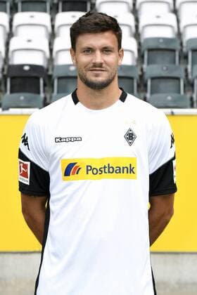 Fußball, GER, 1.BL, Porträttermin 2017 2018, VfL Borussia Mönchengladbach, Tobias Strobl (Gladbach). Einzelbild, Portrait, Porträt.