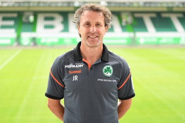 24.07.2017 - SpVgg Spielvereinigung Greuther Fürth Kleeblatt - 2. Fußball Bundesliga BL - Saison 2017 2018 - Fototermin Porträttermin Portraittermin - - Janos Radoki (Trainer SpVgg Greuther Fürth ) - Einzelbild Einzelfoto Portrait Porträt Kopfbild