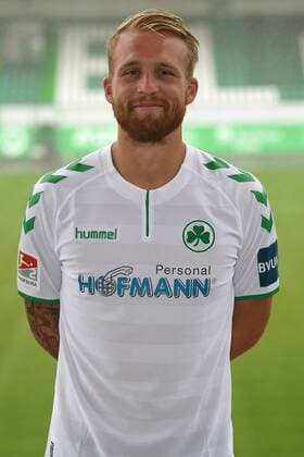 24.07.2017 - SpVgg Spielvereinigung Greuther Fürth Kleeblatt - 2. Fußball Bundesliga BL - Saison 2017 2018 - Fototermin Porträttermin Portraittermin - - Philipp Hofmann (11, SpVgg Greuther Fürth ) - Einzelbild Einzelfoto Portrait Porträt Kopfbild
