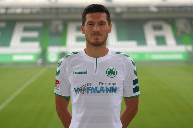 24.07.2017 - SpVgg Spielvereinigung Greuther Fürth Kleeblatt - 2. Fußball Bundesliga BL - Saison 2017 2018 - Fototermin Porträttermin Portraittermin - - Adam Pinter (16, SpVgg Greuther Fürth ) - Einzelbild Einzelfoto Portrait Porträt Kopfbild