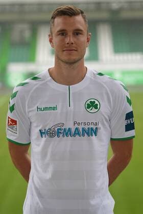 24.07.2017 - SpVgg Spielvereinigung Greuther Fürth Kleeblatt - 2. Fußball Bundesliga BL - Saison 2017 2018 - Fototermin Porträttermin Portraittermin - - Richard Magyar ( 5, SpVgg Greuther Fürth ) - Einzelbild Einzelfoto Portrait Porträt Kopfbild