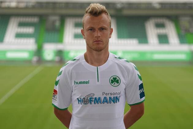 24.07.2017 - SpVgg Spielvereinigung Greuther Fürth Kleeblatt - 2. Fußball Bundesliga BL - Saison 2017 2018 - Fototermin Porträttermin Portraittermin - - Nik Omladic (33, SpVgg Greuther Fürth ) - Einzelbild Einzelfoto Portrait Porträt Kopfbild