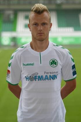 24.07.2017 - SpVgg Spielvereinigung Greuther Fürth Kleeblatt - 2. Fußball Bundesliga BL - Saison 2017 2018 - Fototermin Porträttermin Portraittermin - - Nik Omladic (33, SpVgg Greuther Fürth ) - Einzelbild Einzelfoto Portrait Porträt Kopfbild