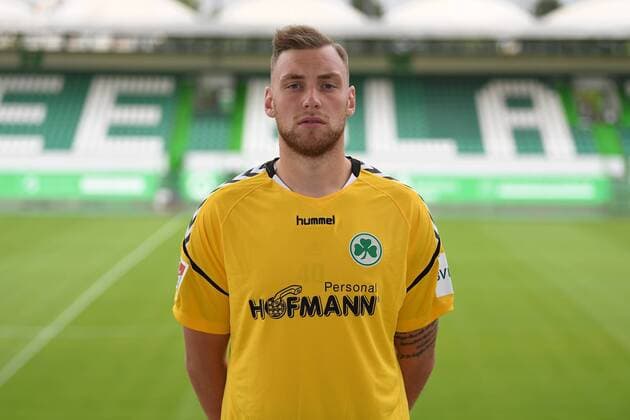 24.07.2017 - SpVgg Spielvereinigung Greuther Fürth Kleeblatt - 2. Fußball Bundesliga BL - Saison 2017 2018 - Fototermin Porträttermin Portraittermin - - Timo Königsmann (25, SpVgg Greuther Fürth ) - Einzelbild Einzelfoto Portrait Porträt Kopfbild