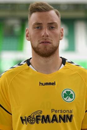 24.07.2017 - SpVgg Spielvereinigung Greuther Fürth Kleeblatt - 2. Fußball Bundesliga BL - Saison 2017 2018 - Fototermin Porträttermin Portraittermin - - Timo Königsmann (25, SpVgg Greuther Fürth ) - Einzelbild Einzelfoto Portrait Porträt Kopfbild