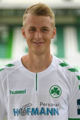 24.07.2017 - SpVgg Spielvereinigung Greuther Fürth Kleeblatt - 2. Fußball Bundesliga BL - Saison 2017 2018 - Fototermin Porträttermin Portraittermin - - Lukas Gugganig (4, SpVgg Greuther Fürth ) - Einzelbild Einzelfoto Portrait Porträt Kopfbild