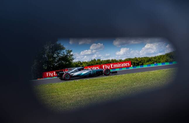 Bilder des Tages - SPORT July 28, 2017 - MogyoroD, Hungary - Lewis Hamilton of Great Britain and Mercedes AMG Petronas driver goes during the free practice session at Pirelli Hungarian Formula 1 Grand Prix on Jul 28, 2017 in Mogyorod, Hungary. F1 Grand Prix of Hungary - Practice  - ZUMAn230 20170728_zaa_n230_220 Copyright: xRobertxSzaniszlox