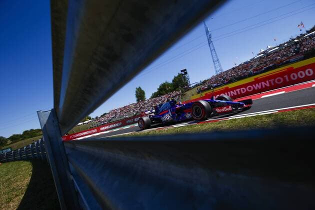 Bilder des Tages - SPORT Motorsports: FIA Formula One World Championship WM Weltmeisterschaft 2017, Grand Prix of Hungary, 55 Carlos Sainz Junior (ESP, Scuderia Toro Rosso), Budapest Hungary xHOCHxZWEIx
