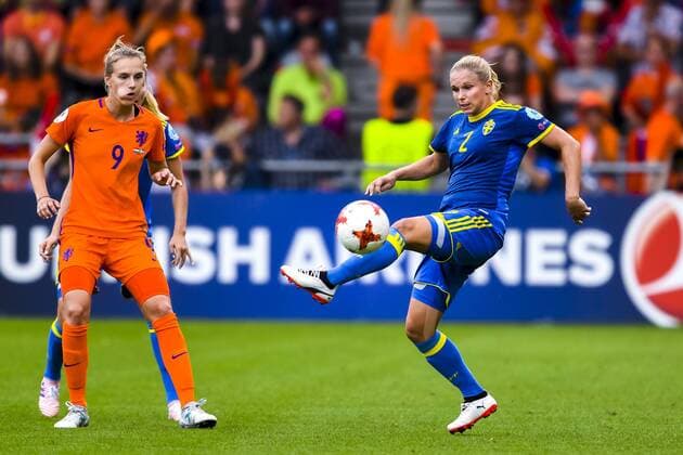 Fußball, Frauen EM, Niederlande - Schweden 170729 SHollands Vivianne Miedema och Sveriges Jonna Andersson i kvartsfinalen mellan Holland och Sverige under dag 14 av fotbolls-EM den 29 juli 2017 i Doetinchem.  Copyright: CARLxSANDIN BB170729CS092