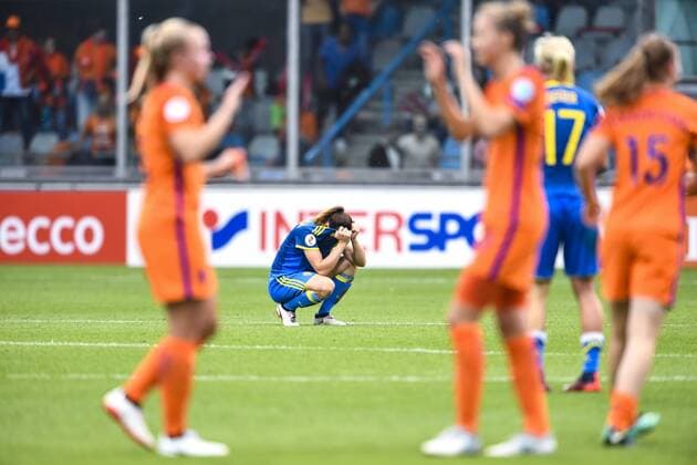 IMAGO Iconic Moments, Fußball - Frauen Themen der Woche - SPORT Themen der Woche - SPORT Bilder des Tages - SPORT Fußball, Frauen EM, Niederlande - Schweden 2:0 170729 Sveriges Jessica Samuelsson deppar efter kvartsfinalen mellan Holland och Sverige under dag 14 av fotbolls-EM den 29 juli 2017 i Doetinchem.  Copyright: CARLxSANDIN BB170729CS112
