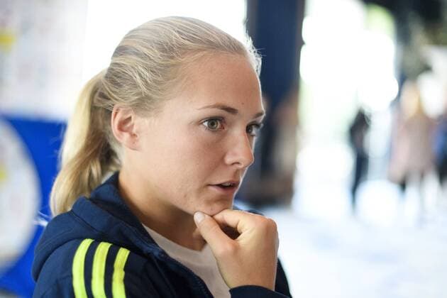 170730 Magdalena Eriksson blir intervjuad pa en pressträff med det svenska landslaget under dag 15 av fotbolls-EM den 30 juli 2017 i Arnhem.  Copyright: CARLxSANDIN BB170730CS023