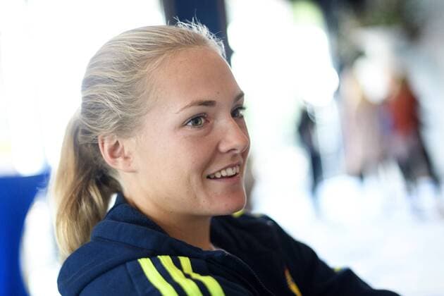 170730 Magdalena Eriksson blir intervjuad pa en pressträff med det svenska landslaget under dag 15 av fotbolls-EM den 30 juli 2017 i Arnhem.  Copyright: CARLxSANDIN BB170730CS024