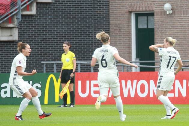 30.07.2017, xkvx, Fussball Frauen EM, Deutschland - Daenemark, emspor, v.l. Torjubel, Goal celebration, celebrate the goal zum 1:0 durch Isabel Kerschowski (DFB Deutsche Fussball Nationalmanschaft Damen) Rotterdam
