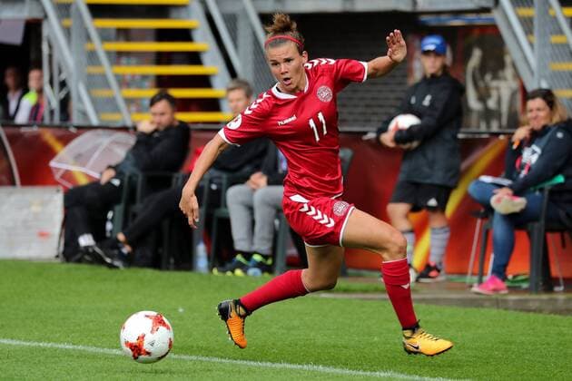 Katrine Veje (Dänemark, 11), am Ball, Spielszene, Freisteller, Ganzkörper, Einzelbild, Aktion, Action, Fussball, UEFA Women s EURO 2017, Viertelfinale, Deutschland - Dänemark, xozx