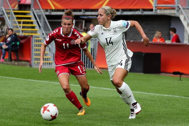 v.li.: Katrine Veje (Dänemark, 11), Anna Blässe (Anna Blaesse, DFB-Frauen, 14), Aktion, Action, Spielszene, Fussball, UEFA Women s EURO 2017, Viertelfinale, Deutschland - Dänemark, xozx