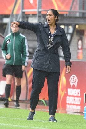 Fußball UEFA Women s Euro Viertelfinale Deutschland - Dänemark am 30.07.2017 im Sparta Stadion in Rotterdam Steffi Jones ( Bundestrainerin Deutschland ) xRx