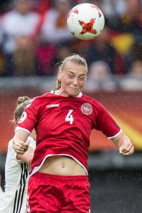 ROTTERDAM, 30-07-2017 , EK Vrouwenvoetbal 2017 , Women s Euro 2017 , Kwartfinale Duitsland - Denemarken , Sparta Stadion het Kasteel , Speelster van Denemarken Maja Kildemoes (r) in kopduel Duitsland - Denemarken  x1659304x