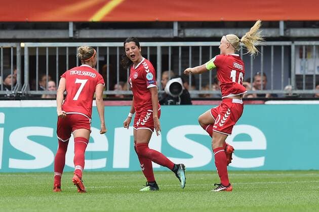 Fußball UEFA Women s Euro Viertelfinale Deutschland - Dänemark am 30.07.2017 im Sparta Stadion in Rotterdam Torjubel zum 1:1 durch Nadia Nadim ( Dänemark ) xRx