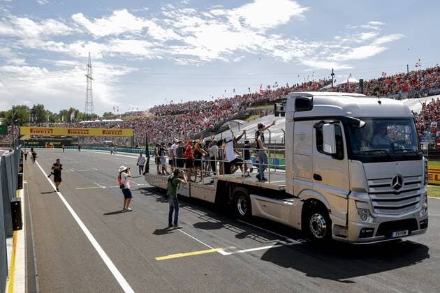 Motorsports: FIA Formula One World Championship WM Weltmeisterschaft 2017, Grand Prix of Hungary, Drivers Parade Budapest Hungary xHOCHxZWEIx