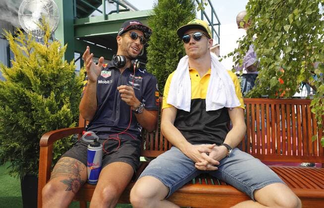 Motorsports: FIA Formula One World Championship WM Weltmeisterschaft 2017, Grand Prix of Hungary, 3 Daniel Ricciardo (AUS, Red Bull Racing), 27 Nico Hulkenberg (GER, Renault F1 Team), Budapest Hungary xHOCHxZWEIx