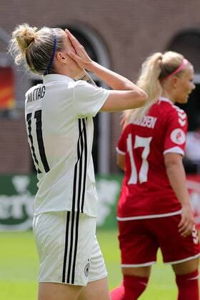 Anja Mittag (DFB-Frauen, 11), enttäuscht schauend, Enttäuschung, Frustration, disappointed, pessimistisch, Fussball, UEFA Women s EURO 2017, Viertelfinale, Deutschland - Dänemark, xozx