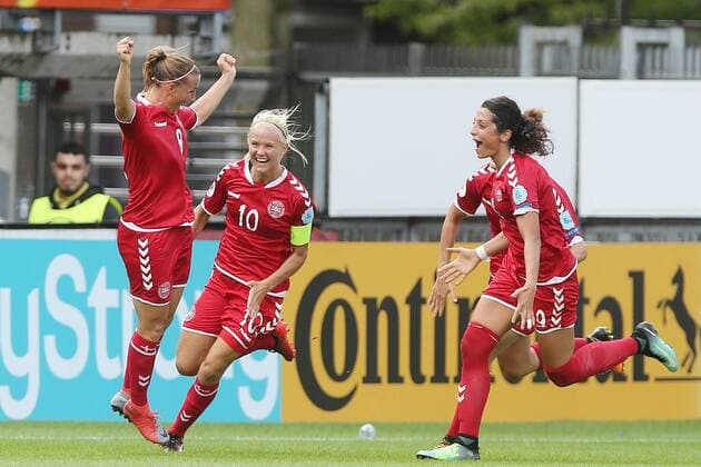 Theresa Nielsen of Denmark women, Pernille Harder of Denmark women,Nadia Nadim of Denmark women during the UEFA WEURO 2017 quarter finale match between Germany and Denmark at the Sparta stadium Het Kasteel on July 30, 2017 in Rotterdam, The Netherlands Women: Germany v Denmark UEFA WEURO 2017 2017 2018 xVIxVIxImagesx xTomxBodexMultimediaxIVx 8348677