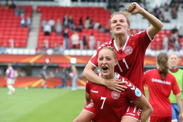 Sanne Troelsgaard of Denmark women, Katrine Veje of Denmark women during the UEFA WEURO 2017 quarter finale match between Germany and Denmark at the Sparta stadium Het Kasteel on July 30, 2017 in Rotterdam, The Netherlands Women: Germany v Denmark UEFA WEURO 2017 2017 2018 xVIxVIxImagesx xTomxBodexMultimediaxIVx 8348762
