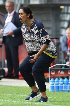 Fußball UEFA Women s Euro Viertelfinale Deutschland - Dänemark am 30.07.2017 im Sparta Stadion in Rotterdam Steffi Jones ( Bundestrainerin Deutschland ) xRx