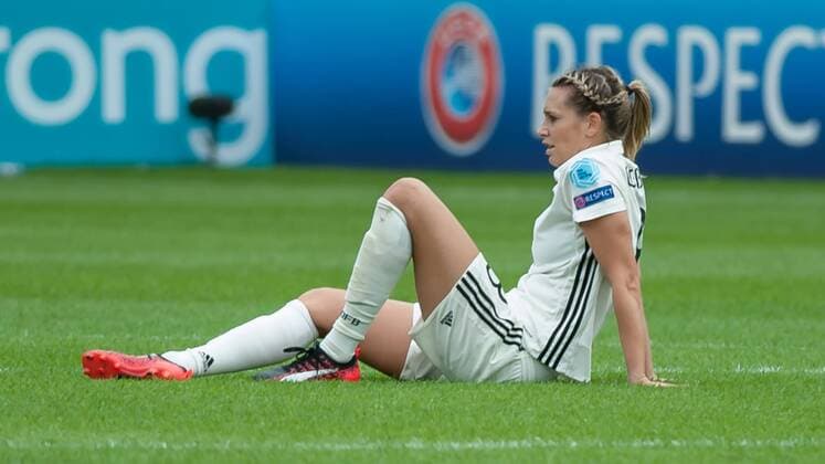 Lena Goeßling (Goessling, DFB-Frauen, Deutschland, Germany, 8) enttäuscht schauend, Enttäuschung, disappointed nach der Niederlage, dem Ausscheiden, Fussball, UEFA Women s EURO 2017, Viertelfinale, Deutschland - Dänemark, xobx