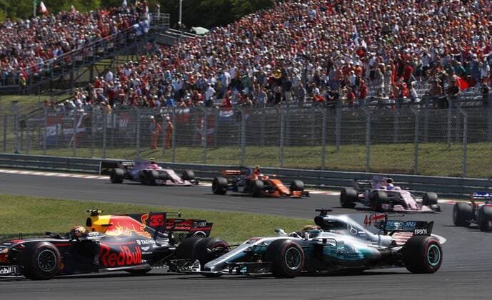 Motorsports: FIA Formula One World Championship WM Weltmeisterschaft 2017, Grand Prix of Hungary, 33 Max Verstappen (NLD, Red Bull Racing), 44 Lewis Hamilton (GBR, Mercedes AMG Petronas F1 Team), Budapest Hungary xHOCHxZWEIx