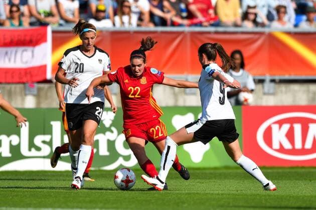 SOCCER - UEFA EURO EM Europameisterschaft Fussball 2017 TILBURG,NETHERLANDS,30.JUL.17 - WOMEN SOCCER - UEFA Women s European Championship EM Europameisterschaft 2017, quarterfinal, Austria vs Spain. Image shows Lisa Makas (AUT), Mariona (ESP) and Sarah Zadrazil (AUT). GEPAxpictures xFlorianxErtl