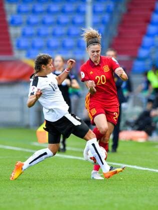 SOCCER - UEFA EURO EM Europameisterschaft Fussball 2017 TILBURG,NETHERLANDS,30.JUL.17 - WOMEN SOCCER - UEFA Women s European Championship EM Europameisterschaft 2017, quarterfinal, Austria vs Spain. Image shows Laura Feiersinger (AUT) and Maria Pilar Leon (ESP). GEPAxpictures xFlorianxErtl