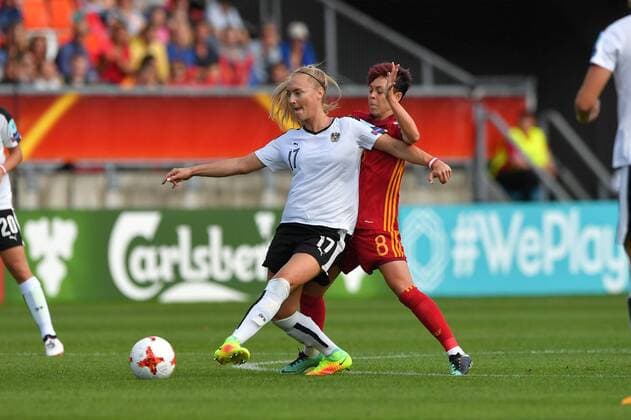 SOCCER - UEFA EURO EM Europameisterschaft Fussball 2017 TILBURG,NETHERLANDS,30.JUL.17 - WOMEN SOCCER - UEFA Women s European Championship EM Europameisterschaft 2017, quarterfinal, Austria vs Spain. Image shows Sarah Puntigam (AUT) and Amanda Sampedro (ESP). GEPAxpictures xFlorianxErtl