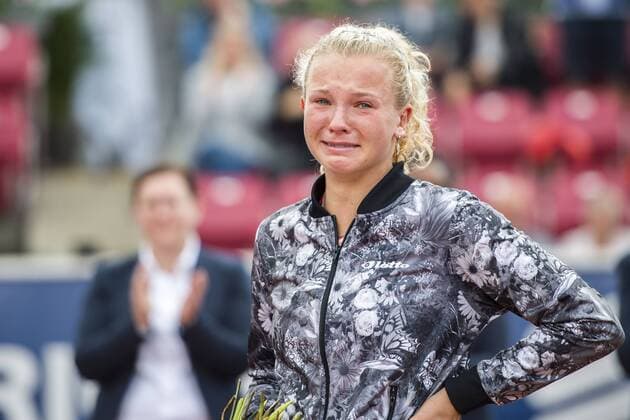 170730 Katerina Siniakova, Tjeckien, grater av glädje efter segern i singelfinalen under dag 8 av Swedish open den 30 juli 2017 i Bastad.  Copyright: MATHILDAxAHLBERG BB170730MA057