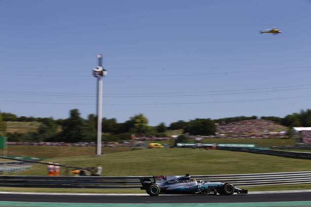 Bilder des Tages - SPORT Motorsports: FIA Formula One World Championship WM Weltmeisterschaft 2017, Grand Prix of Hungary, 44 Lewis Hamilton (GBR, Mercedes AMG Petronas F1 Team), Budapest Hungary xHOCHxZWEIx