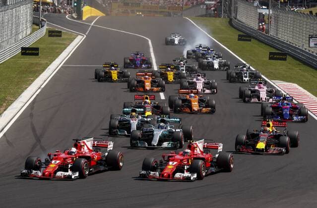 Themen der Woche - SPORT Themen der Woche - SPORT Bilder des Tages - SPORT Motorsports: FIA Formula One World Championship WM Weltmeisterschaft 2017, Grand Prix of Hungary, Start, 5 Sebastian Vettel (GER, Scuderia Ferrari), 7 Kimi Raikkonen (FIN, Scuderia Ferrari), 77 Valtteri Bottas (FIN, Mercedes AMG Petronas F1 Team), 33 Max Verstappen (NLD, Red Bull Racing), 44 Lewis Hamilton (GBR, Mercedes AMG Petronas F1 Team), Budapest Hungary xHOCHxZWEIx