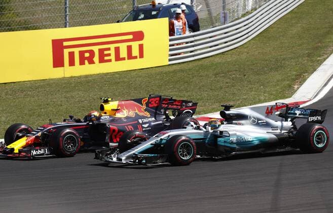 Motorsports: FIA Formula One World Championship WM Weltmeisterschaft 2017, Grand Prix of Hungary, 33 Max Verstappen (NLD, Red Bull Racing), 44 Lewis Hamilton (GBR, Mercedes AMG Petronas F1 Team), Budapest Hungary xHOCHxZWEIx