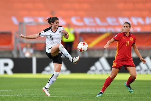 Sarah Zadrazil (Österreich) (9) leitet den Ball weiter, Fussball, UEFA Women s EURO 2017, Viertelfinale, Österreich - Spanien, xmkx
