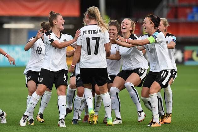 Fußball UEFA Women s Euro Viertelfinale Österreich - Spanien am 30.07.2017 im Willem II Stadion in Tilburg Österreich feiert den Einzug ins Halbfinale xRx
