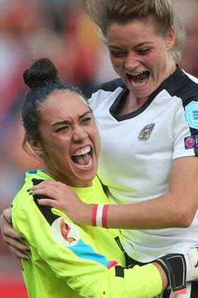 goalkeeper Manuela Zinsberger of Austria women, Laura Feiersinger of Austria women during the UEFA WEURO 2017 quarter finale match between Austria and Spain at Koning Willem II stadium on July 30, 2017 in Tilburg, The Netherlands Women: Austria vs Spain UEFA WEURO 2017 2017 2018 xVIxVIxImagesx xTomxBodexMultimediaxIVx 8354536