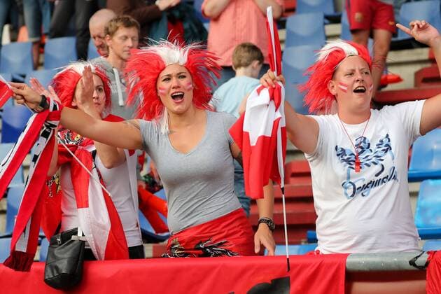 Fans aus Österreich jubeln mit dem Team über den Einzug ins Halbfinale, Fans, Publikum, Zuschauer, Stimmung, Atmosphäre, Stadion, Fussball, UEFA Women s EURO 2017, Viertelfinale, Österreich - Spanien, xozx