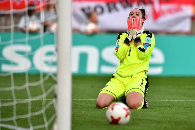 Bilder des Tages - SPORT SOCCER - UEFA EURO EM Europameisterschaft Fussball 2017 TILBURG,NETHERLANDS,30.JUL.17 - WOMEN SOCCER - UEFA Women s European Championship EM Europameisterschaft 2017, quarterfinal, Austria vs Spain. Image shows ManuelaÊZinsberger (AUT). GEPAxpictures xFlorianxErtl