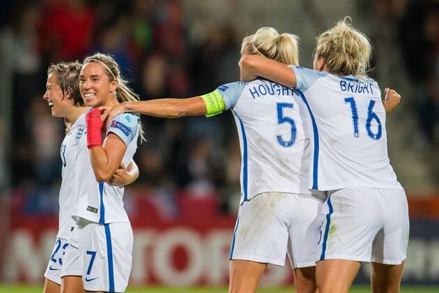 (L-R) ,Francesca Kirby of England women, Jordan Nobbs of England women, Steph Houghton of England women, Millie Bright of England women during the UEFA WEURO 2017 quarter finale match between England and France at The Adelaarshorst on July 30, 2017 in Deventer, The Netherlands Women: England vs France UEFA WEURO 2017 2017 2018 xVIxVIxImagesx xGerritxvanxKeulenxIVx 8355939