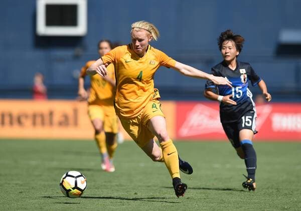 SAN DIEGO, CA - JULY 30: Clare Polkinghorne (4) of Australia runs after the ball during the Tournament of Nations soccer match between Japan and Australia on July 30, 2017 at Qualcomm Stadium in San Diego, CA. (Photo by Chris Williams Icon Sportswire) SOCCER: JUL 30 Tournament of Nations - Japan v Australia Icon00717073016063 EDITORIAL USE ONLY