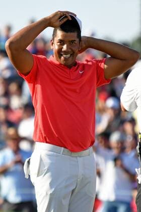 OAKVILLE, ON - JULY 30: Jhonattan Vegas celebrates after winning the RBC Canadian Open on July 30, 2017 at Glen Abbey Golf Club in Oakville, ON (Photo by Gerry Angus Icon Sportswire) GOLF: JUL 30 PGA Golf Herren - RBC Canadian Open - Final Round Icon17073005 EDITORIAL USE ONLY
